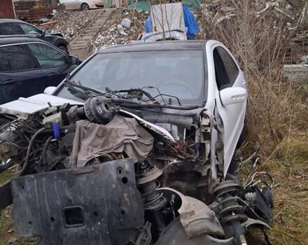 Белый Мерседес Ц-Класс, объемом двигателя 3.2 л и пробегом 200 тыс. км за 500 $, фото 5 на Automoto.ua