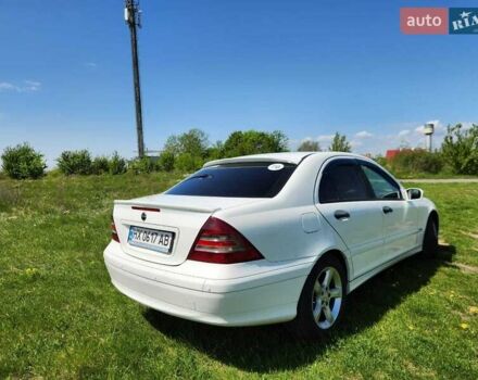 Білий Мерседес Ц-Клас, об'ємом двигуна 2.1 л та пробігом 329 тис. км за 6250 $, фото 2 на Automoto.ua