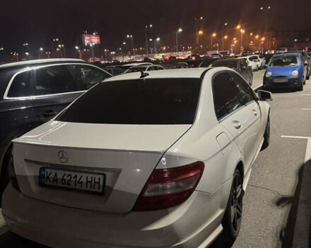 Белый Мерседес Ц-Класс, объемом двигателя 3.5 л и пробегом 285 тыс. км за 9000 $, фото 1 на Automoto.ua