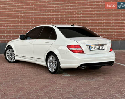 Белый Мерседес Ц-Класс, объемом двигателя 3 л и пробегом 155 тыс. км за 11700 $, фото 14 на Automoto.ua