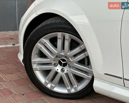 Белый Мерседес Ц-Класс, объемом двигателя 3 л и пробегом 155 тыс. км за 11700 $, фото 22 на Automoto.ua