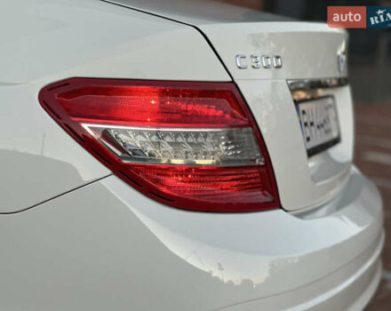 Белый Мерседес Ц-Класс, объемом двигателя 3 л и пробегом 155 тыс. км за 11700 $, фото 21 на Automoto.ua