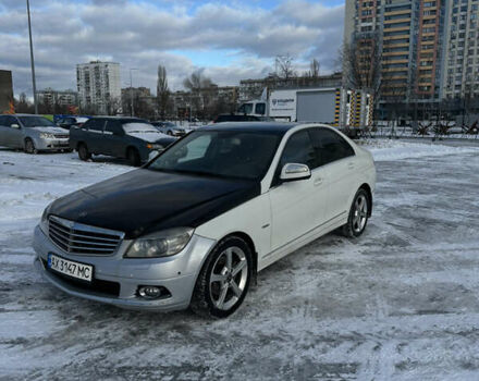 Белый Мерседес Ц-Класс, объемом двигателя 3 л и пробегом 160 тыс. км за 7200 $, фото 4 на Automoto.ua