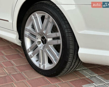 Белый Мерседес Ц-Класс, объемом двигателя 3 л и пробегом 155 тыс. км за 11700 $, фото 20 на Automoto.ua