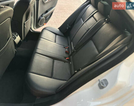 Белый Мерседес Ц-Класс, объемом двигателя 3 л и пробегом 155 тыс. км за 11700 $, фото 59 на Automoto.ua