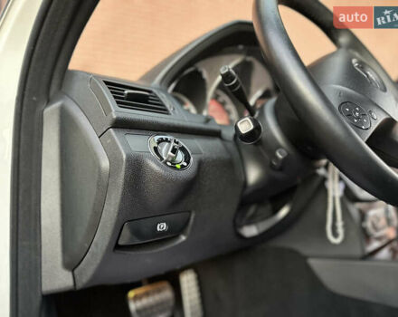 Белый Мерседес Ц-Класс, объемом двигателя 3 л и пробегом 155 тыс. км за 11700 $, фото 42 на Automoto.ua