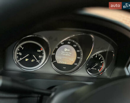 Белый Мерседес Ц-Класс, объемом двигателя 3 л и пробегом 155 тыс. км за 11700 $, фото 44 на Automoto.ua