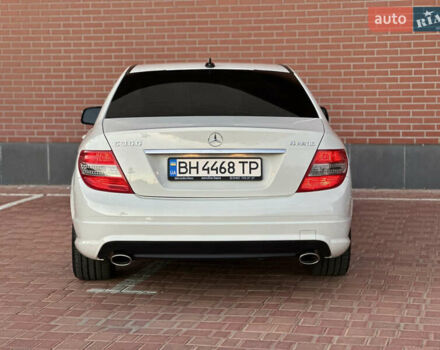 Белый Мерседес Ц-Класс, объемом двигателя 3 л и пробегом 155 тыс. км за 11700 $, фото 16 на Automoto.ua