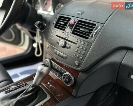 Белый Мерседес Ц-Класс, объемом двигателя 3 л и пробегом 155 тыс. км за 11700 $, фото 29 на Automoto.ua