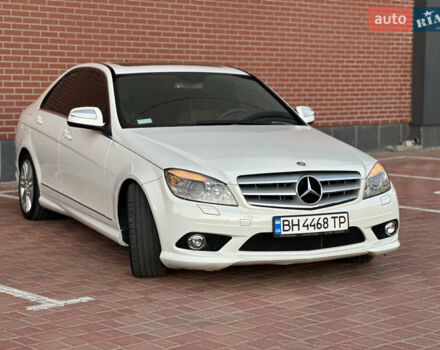 Белый Мерседес Ц-Класс, объемом двигателя 3 л и пробегом 155 тыс. км за 11700 $, фото 4 на Automoto.ua