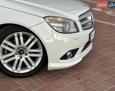 Белый Мерседес Ц-Класс, объемом двигателя 3 л и пробегом 155 тыс. км за 11700 $, фото 10 на Automoto.ua
