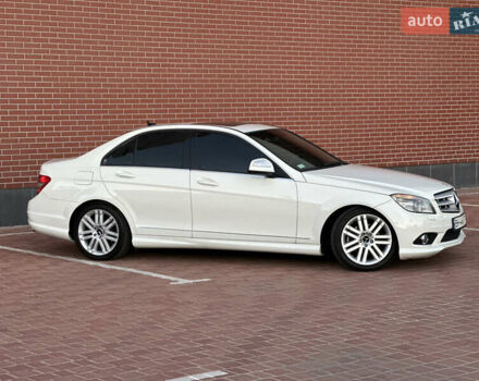 Белый Мерседес Ц-Класс, объемом двигателя 3 л и пробегом 155 тыс. км за 11700 $, фото 9 на Automoto.ua