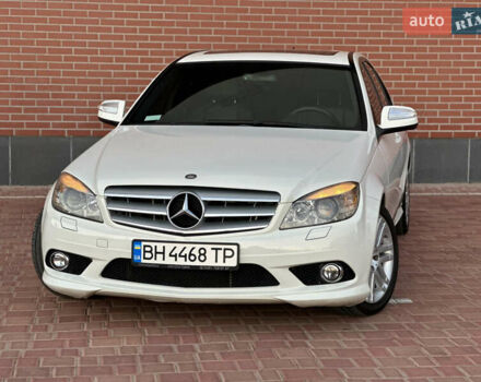 Белый Мерседес Ц-Класс, объемом двигателя 3 л и пробегом 155 тыс. км за 11700 $, фото 2 на Automoto.ua