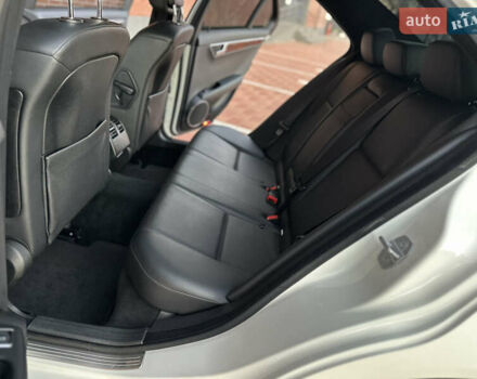 Белый Мерседес Ц-Класс, объемом двигателя 3 л и пробегом 155 тыс. км за 11700 $, фото 37 на Automoto.ua