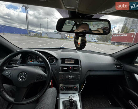 Білий Мерседес Ц-Клас, об'ємом двигуна 2.5 л та пробігом 235 тис. км за 8499 $, фото 7 на Automoto.ua