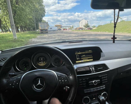 Белый Мерседес Ц-Класс, объемом двигателя 2.14 л и пробегом 228 тыс. км за 14500 $, фото 14 на Automoto.ua