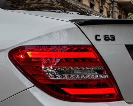 Белый Мерседес Ц-Класс, объемом двигателя 6.21 л и пробегом 115 тыс. км за 55000 $, фото 9 на Automoto.ua