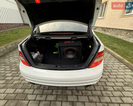 Білий Мерседес Ц-Клас, об'ємом двигуна 3 л та пробігом 230 тис. км за 13300 $, фото 14 на Automoto.ua