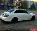 Білий Мерседес Ц-Клас, об'ємом двигуна 3 л та пробігом 236 тис. км за 10500 $, фото 4 на Automoto.ua