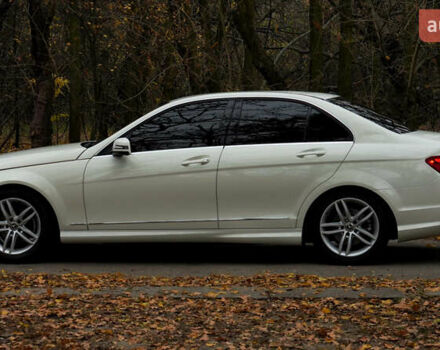 Белый Мерседес Ц-Класс, объемом двигателя 1.8 л и пробегом 117 тыс. км за 12500 $, фото 4 на Automoto.ua