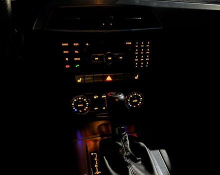 Белый Мерседес Ц-Класс, объемом двигателя 1.8 л и пробегом 265 тыс. км за 9999 $, фото 59 на Automoto.ua