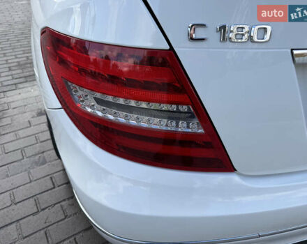 Белый Мерседес Ц-Класс, объемом двигателя 1.8 л и пробегом 265 тыс. км за 9999 $, фото 37 на Automoto.ua