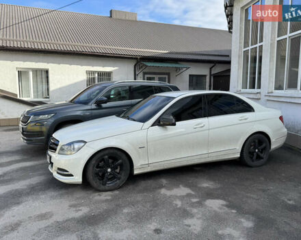 Белый Мерседес Ц-Класс, объемом двигателя 1.8 л и пробегом 265 тыс. км за 9999 $, фото 7 на Automoto.ua