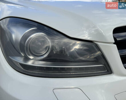 Белый Мерседес Ц-Класс, объемом двигателя 1.8 л и пробегом 265 тыс. км за 9999 $, фото 38 на Automoto.ua