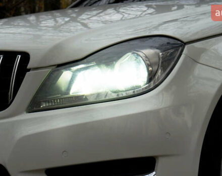 Белый Мерседес Ц-Класс, объемом двигателя 1.8 л и пробегом 117 тыс. км за 12500 $, фото 18 на Automoto.ua