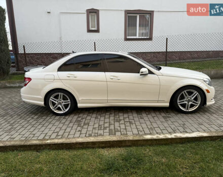 Білий Мерседес Ц-Клас, об'ємом двигуна 3 л та пробігом 230 тис. км за 13300 $, фото 6 на Automoto.ua
