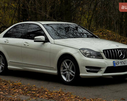 Белый Мерседес Ц-Класс, объемом двигателя 1.8 л и пробегом 117 тыс. км за 12500 $, фото 3 на Automoto.ua