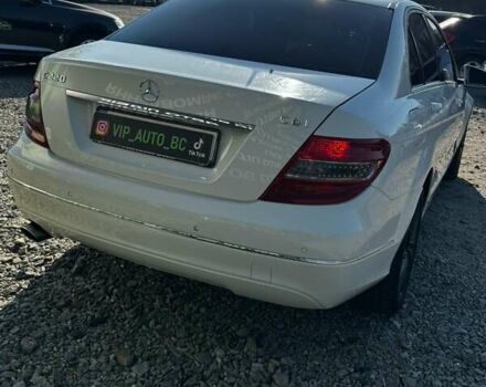 Белый Мерседес Ц-Класс, объемом двигателя 2.14 л и пробегом 228 тыс. км за 13500 $, фото 5 на Automoto.ua