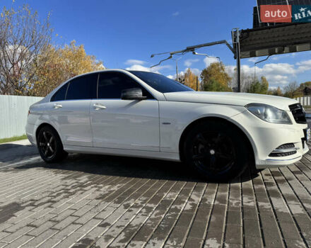 Белый Мерседес Ц-Класс, объемом двигателя 1.8 л и пробегом 265 тыс. км за 9999 $, фото 18 на Automoto.ua
