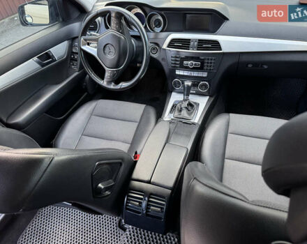 Белый Мерседес Ц-Класс, объемом двигателя 1.8 л и пробегом 265 тыс. км за 11555 $, фото 61 на Automoto.ua