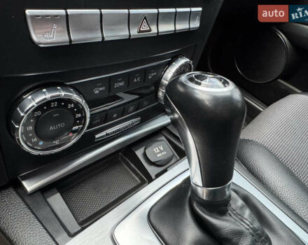 Белый Мерседес Ц-Класс, объемом двигателя 1.8 л и пробегом 265 тыс. км за 11555 $, фото 59 на Automoto.ua