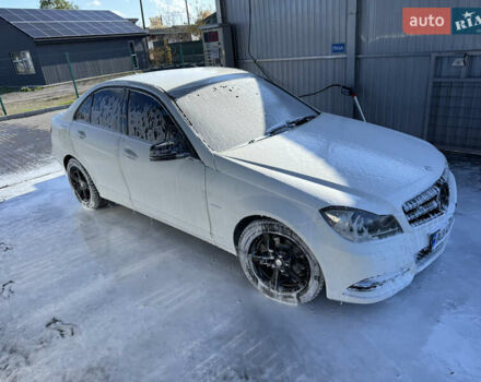 Белый Мерседес Ц-Класс, объемом двигателя 1.8 л и пробегом 265 тыс. км за 11555 $, фото 48 на Automoto.ua