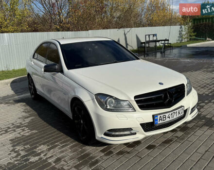 Белый Мерседес Ц-Класс, объемом двигателя 1.8 л и пробегом 265 тыс. км за 11555 $, фото 4 на Automoto.ua