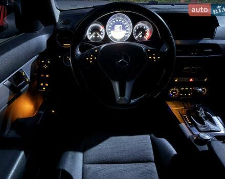 Белый Мерседес Ц-Класс, объемом двигателя 1.8 л и пробегом 265 тыс. км за 9999 $, фото 62 на Automoto.ua