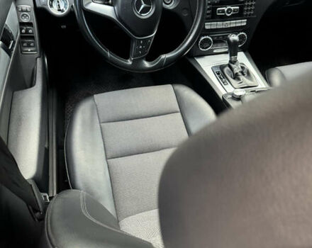 Белый Мерседес Ц-Класс, объемом двигателя 1.8 л и пробегом 265 тыс. км за 11555 $, фото 57 на Automoto.ua