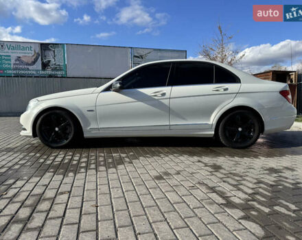 Белый Мерседес Ц-Класс, объемом двигателя 1.8 л и пробегом 265 тыс. км за 11555 $, фото 22 на Automoto.ua