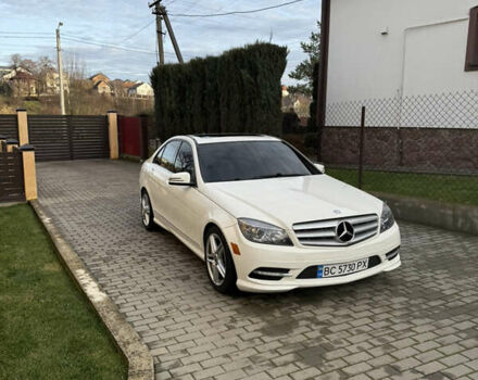 Білий Мерседес Ц-Клас, об'ємом двигуна 3 л та пробігом 230 тис. км за 13300 $, фото 2 на Automoto.ua