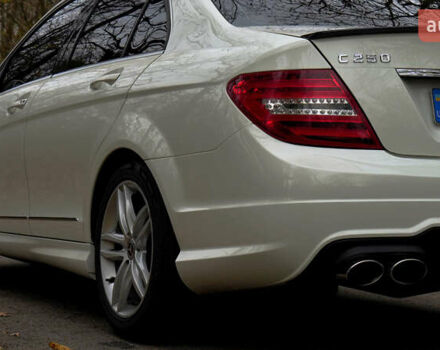 Белый Мерседес Ц-Класс, объемом двигателя 1.8 л и пробегом 117 тыс. км за 12500 $, фото 13 на Automoto.ua