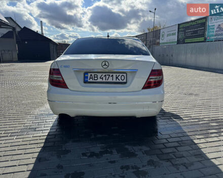 Белый Мерседес Ц-Класс, объемом двигателя 1.8 л и пробегом 265 тыс. км за 11555 $, фото 16 на Automoto.ua