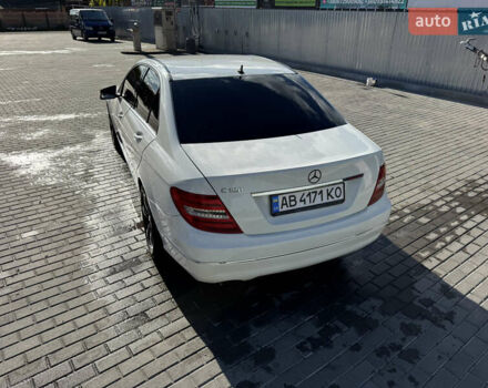 Белый Мерседес Ц-Класс, объемом двигателя 1.8 л и пробегом 265 тыс. км за 9999 $, фото 28 на Automoto.ua