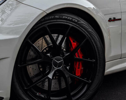 Белый Мерседес Ц-Класс, объемом двигателя 6.21 л и пробегом 115 тыс. км за 55000 $, фото 10 на Automoto.ua