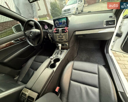 Білий Мерседес Ц-Клас, об'ємом двигуна 3 л та пробігом 230 тис. км за 13300 $, фото 12 на Automoto.ua