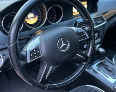 Белый Мерседес Ц-Класс, объемом двигателя 1.8 л и пробегом 190 тыс. км за 10500 $, фото 5 на Automoto.ua