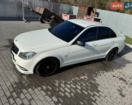 Белый Мерседес Ц-Класс, объемом двигателя 1.8 л и пробегом 265 тыс. км за 9999 $, фото 33 на Automoto.ua