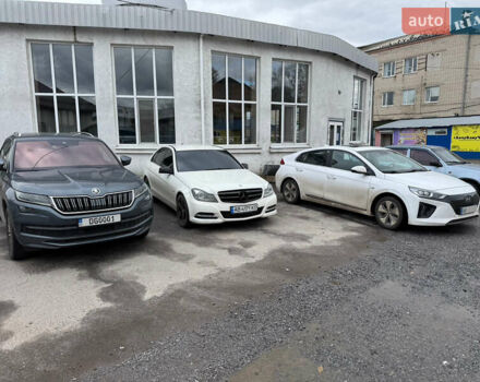 Белый Мерседес Ц-Класс, объемом двигателя 1.8 л и пробегом 265 тыс. км за 9999 $, фото 174 на Automoto.ua