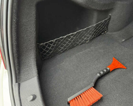 Белый Мерседес Ц-Класс, объемом двигателя 1.8 л и пробегом 265 тыс. км за 11555 $, фото 103 на Automoto.ua